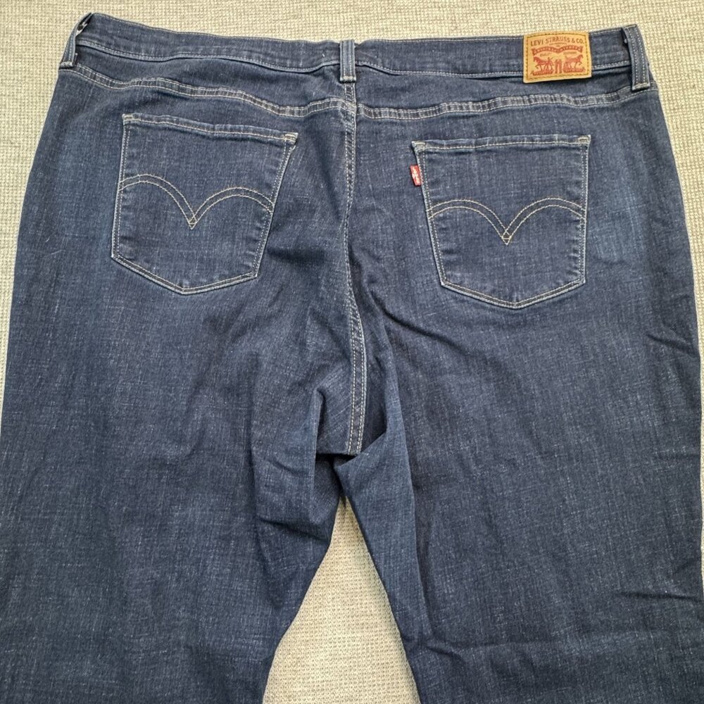 Levi Strauss Womens Classic Bootcut Jeans Size 24W Mid-Rise Dark Wash Denim - Picture 4 of 16